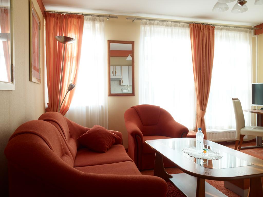 Hotel Atrium Nowy Tomyśl Quarto foto